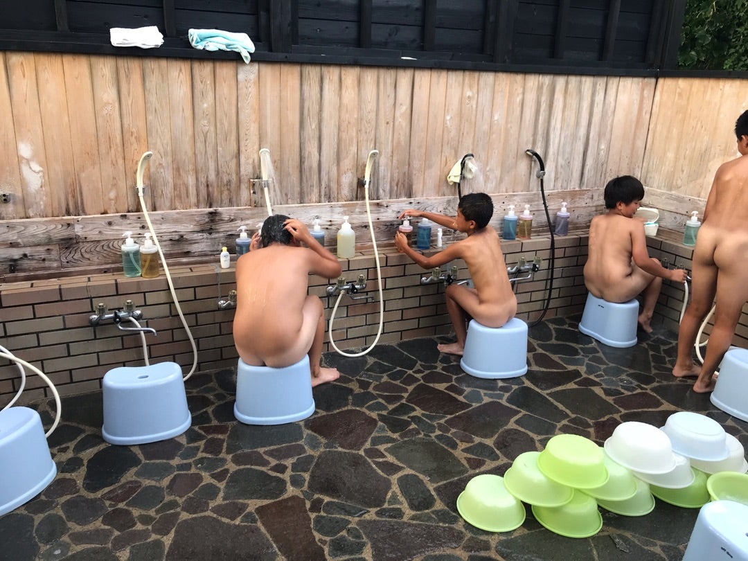 小学生サッカー合宿お風呂の全裸 